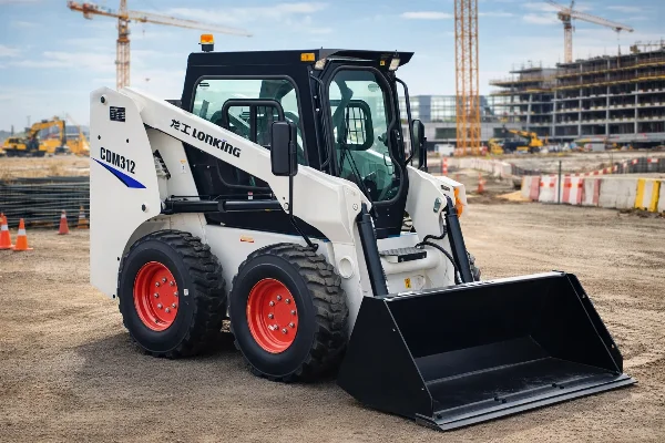Мини товарач CDM312 на строителна площадка за компактно пренасяне на материали.