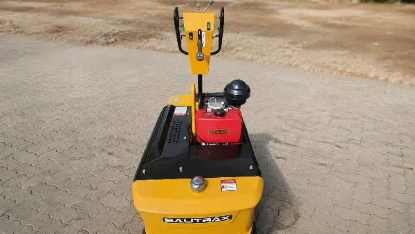 Преден изглед отгоре на Bautrax WBR08 с компактни размери и разположение на ръкохватката.